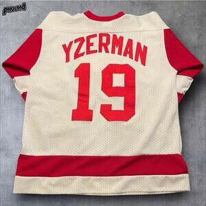 XL Steve Yzerman Detroit Red Wings Custom Jersey Sewn Vtg